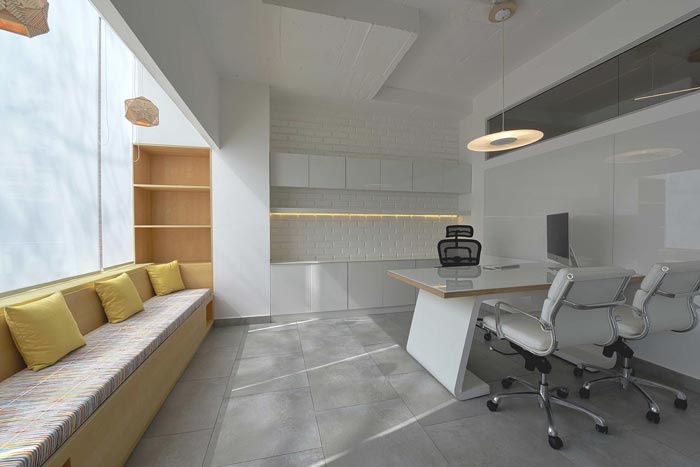 木飾面廠家總經(jīng)理辦公室裝修設計案例效果圖