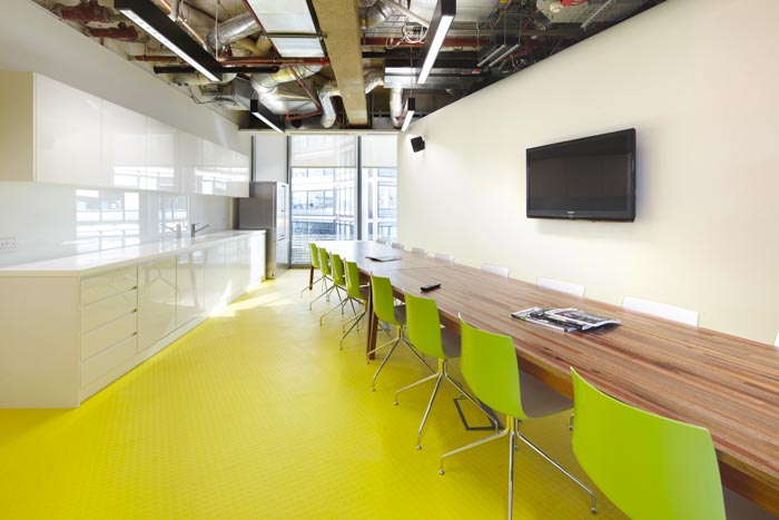 設(shè)計(jì)工作室茶水間裝修設(shè)計(jì)案例效果圖