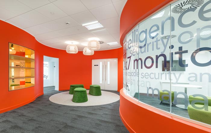 服飾公司辦公室動線裝修設(shè)計案例效果圖