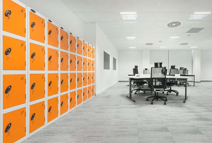 服飾公司辦公室辦公區(qū)域線裝修設(shè)計案例效果圖