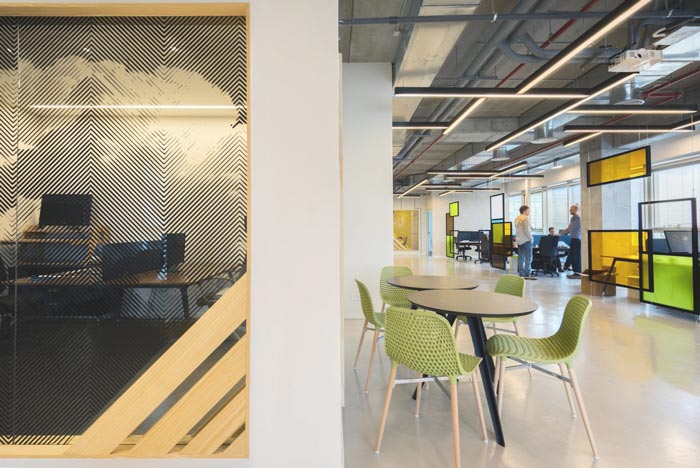 網(wǎng)絡(luò)安全服務(wù)公司辦公室動線裝修設(shè)計(jì)案例效果圖