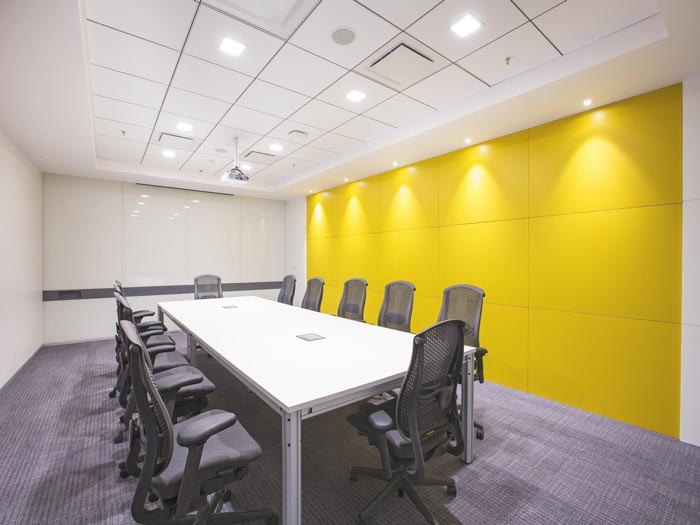 大數(shù)據(jù)服務(wù)商辦公室會議室裝修設(shè)計(jì)案例效果圖