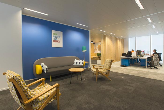 汽車租賃服務公司辦公室交流區(qū)域裝修設計案例效果圖