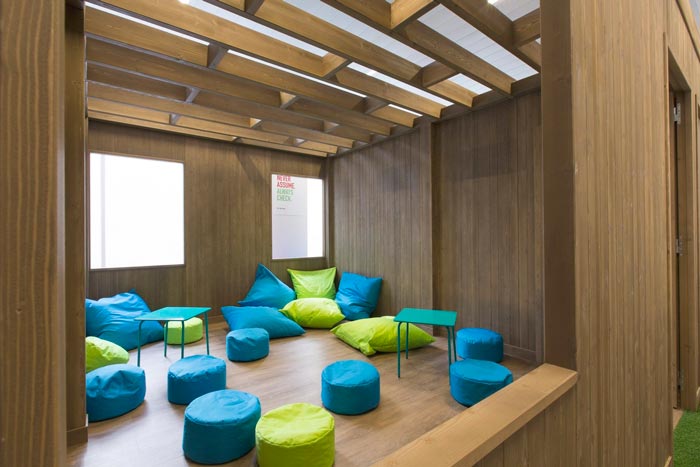 汽車租賃服務公司辦公室休息區(qū)域裝修設計案例效果圖