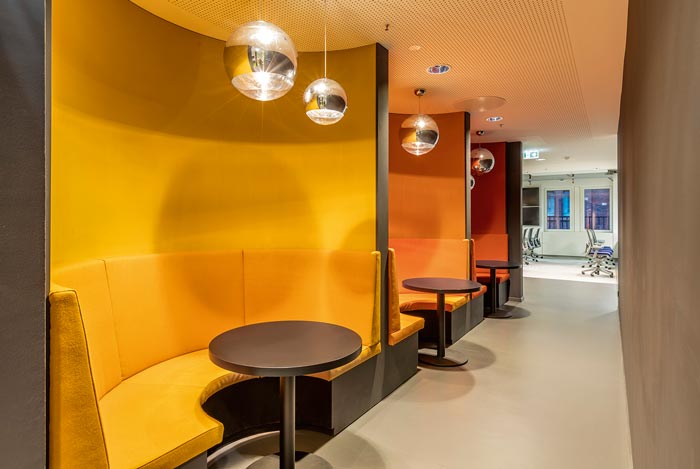 軟件開發(fā)公司辦公室交流區(qū)域裝修設(shè)計(jì)案例效果圖