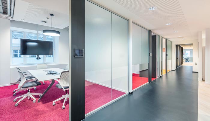 軟件開發(fā)公司辦公室會(huì)議室裝修設(shè)計(jì)案例效果圖