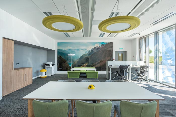 軟件技術(shù)公司辦公室辦公區(qū)域裝修設(shè)計案例效果圖