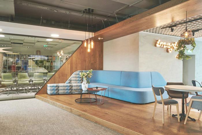 精密儀器公司辦公室接待區(qū)域裝修設(shè)計(jì)案例效果圖