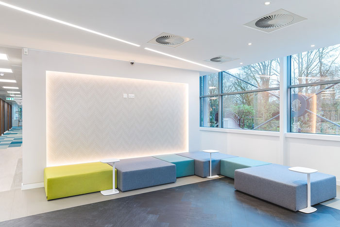 科技公司現(xiàn)代簡約辦公室接待區(qū)裝修設計案例效果圖