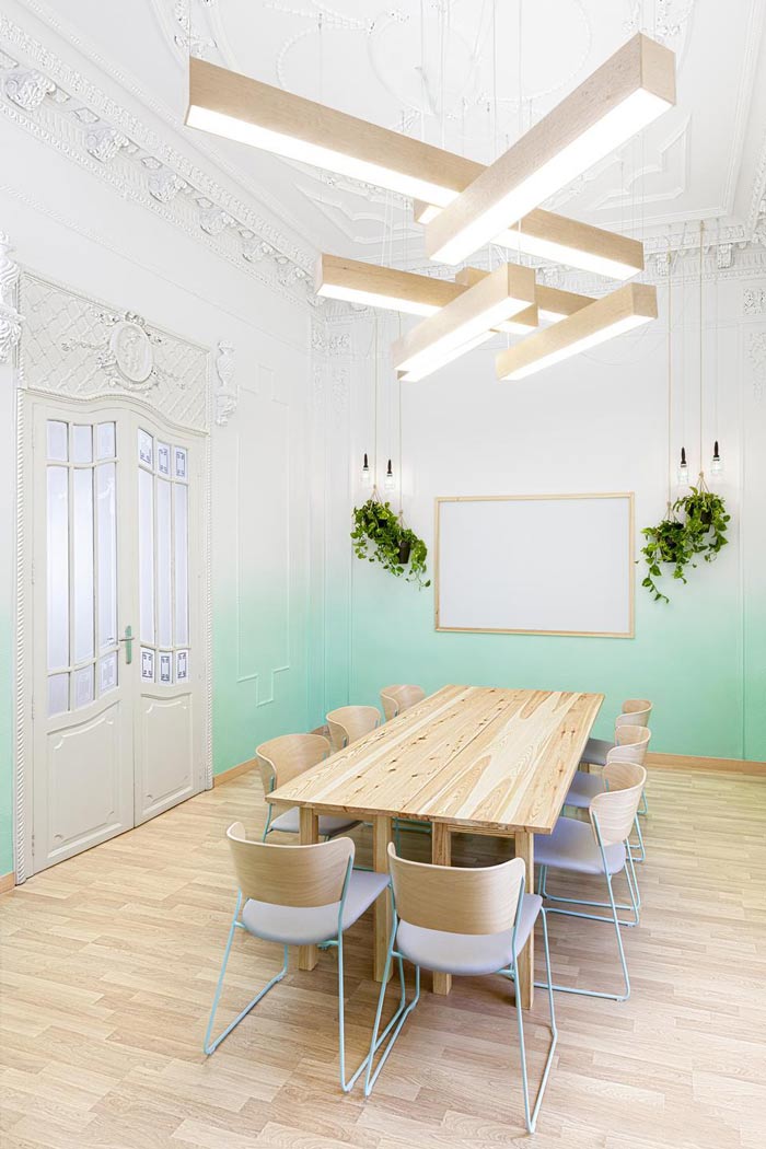 英語(yǔ)培訓(xùn)機(jī)構(gòu)辦公室會(huì)議區(qū)裝修設(shè)計(jì)案例效果圖