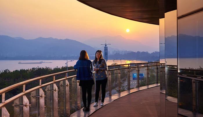 集團(tuán)公司辦公樓陽臺裝修設(shè)計效果圖