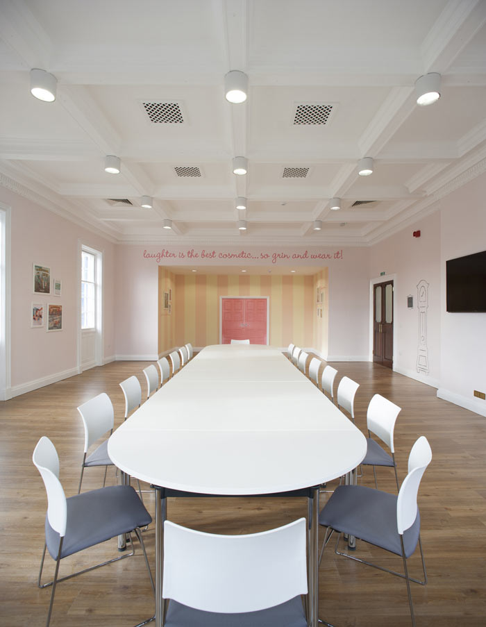 會議室裝修設(shè)計圖片