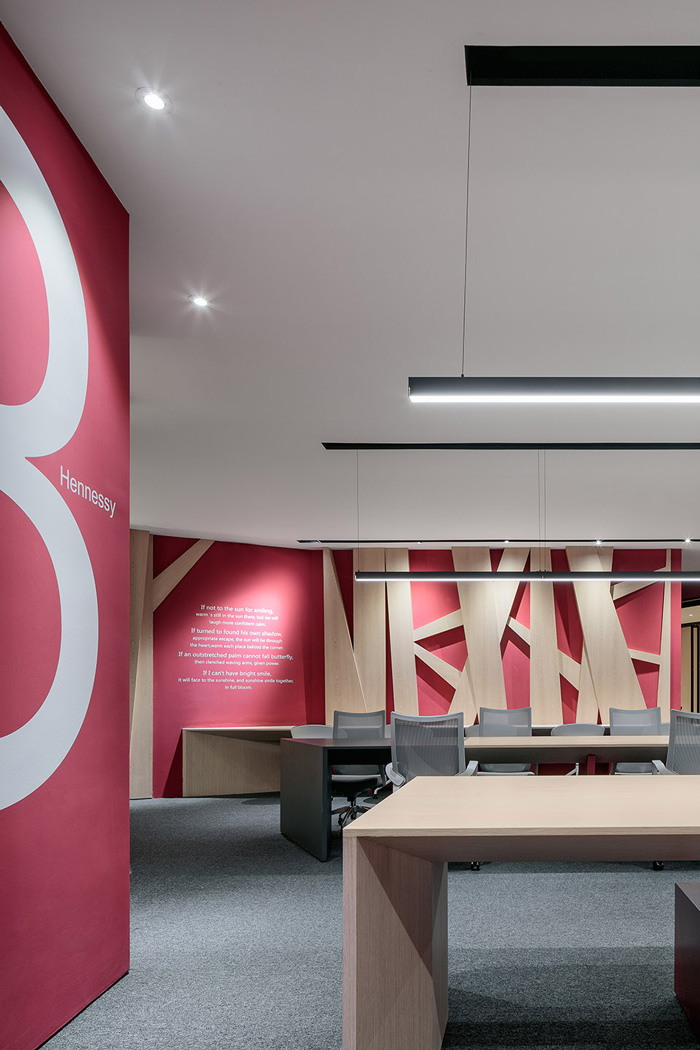 科技辦公室辦公區(qū)裝修設(shè)計(jì)效果圖