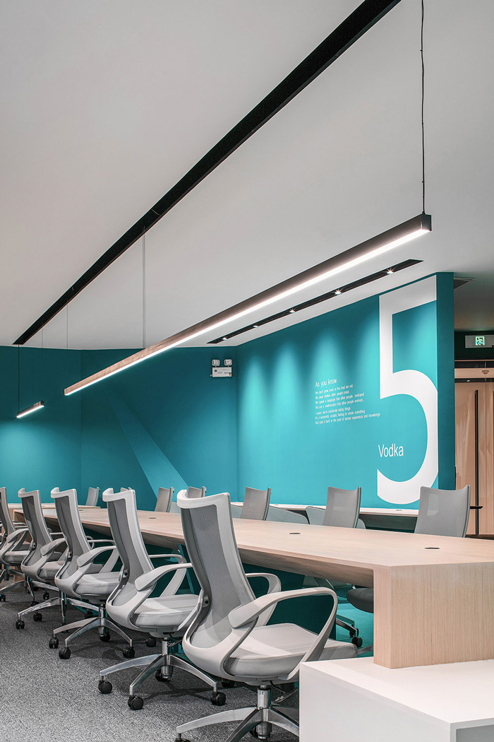 科技辦公室辦公區(qū)裝修設(shè)計(jì)效果圖