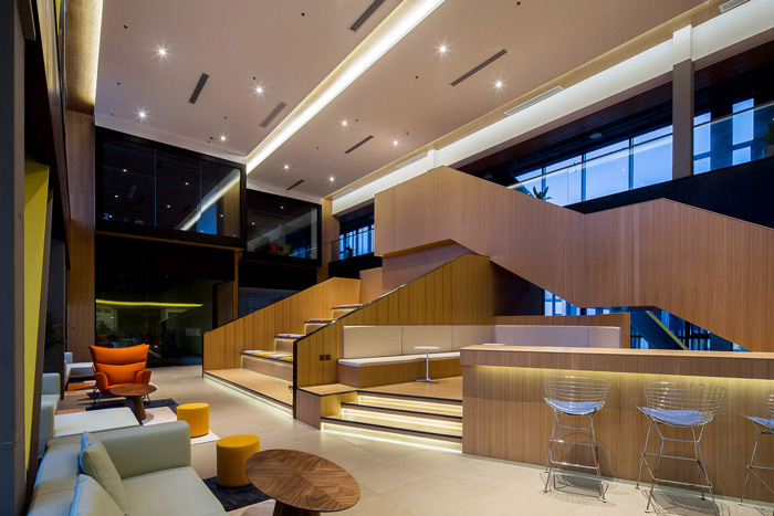 創(chuàng)客辦公交流區(qū)裝修設(shè)計效果圖