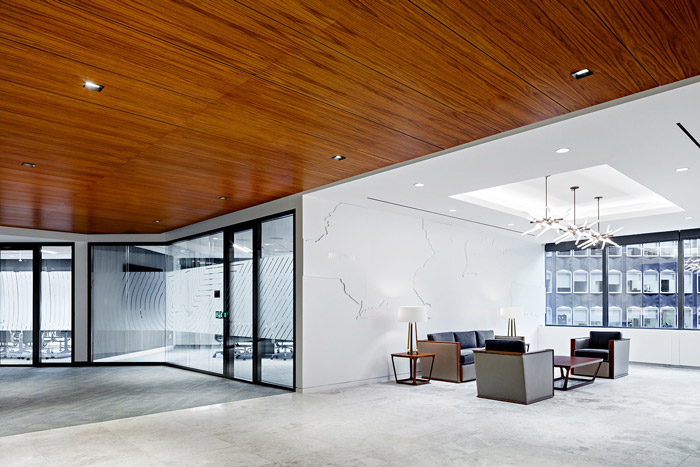 金融控股公司接待區(qū)裝修設(shè)計效果圖