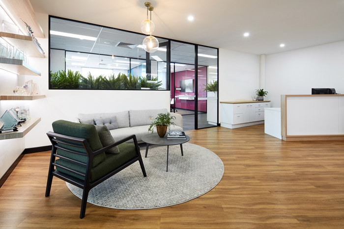 旅行社辦公室前臺裝修設計效果圖