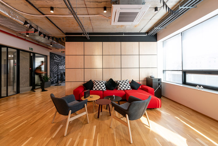 軟件開發(fā)公司辦公室進門區(qū)設(shè)計效果圖