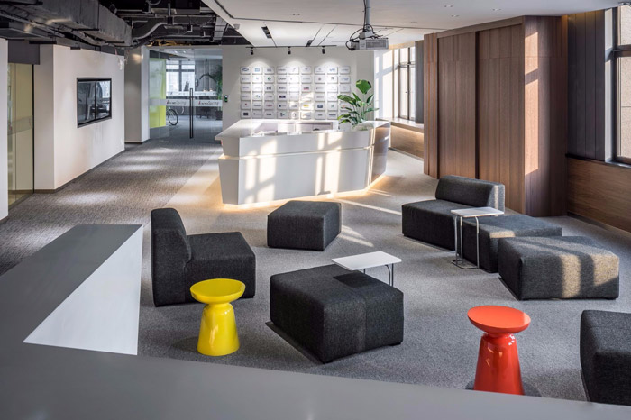 科技辦公室前臺(tái)裝修設(shè)計(jì)效果圖