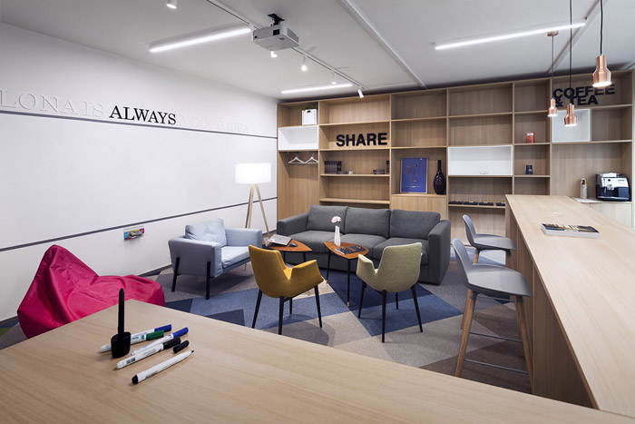 IT培訓(xùn)學(xué)校交流室裝修設(shè)計(jì)效果圖