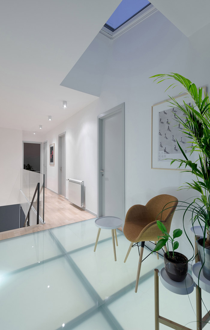 頂層工作室二層裝修設(shè)計(jì)效果圖