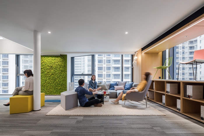 兩層辦公空間交流區(qū)裝修設(shè)計(jì)方案