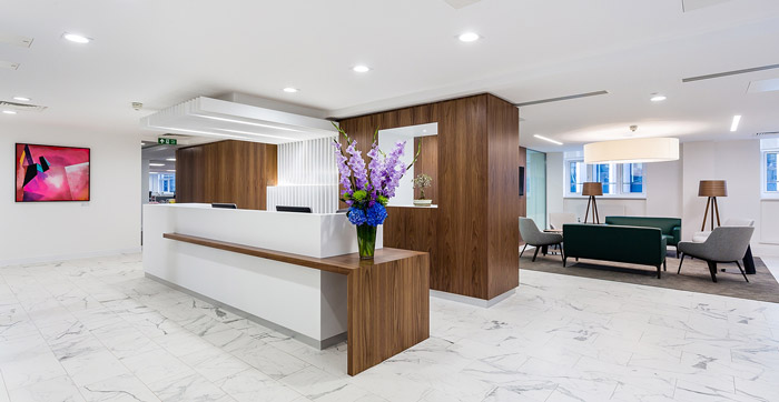 保險(xiǎn)公司辦公室前臺(tái)裝修效果圖