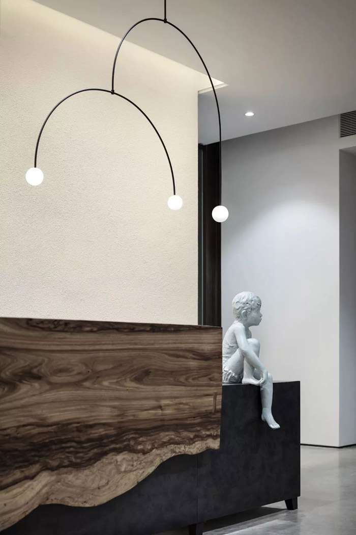 1300平方辦公室前臺(tái)裝修設(shè)計(jì)效果圖