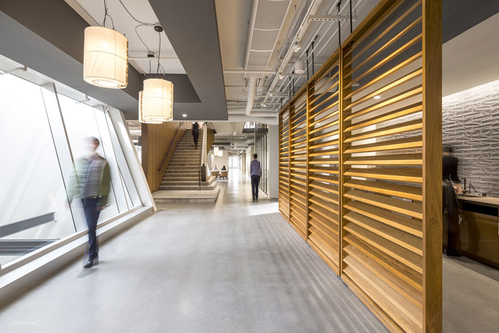 商業(yè)辦公空間走廊裝修設(shè)計效果圖