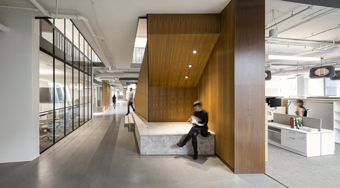 商業(yè)辦公空間過道裝修設(shè)計效果圖