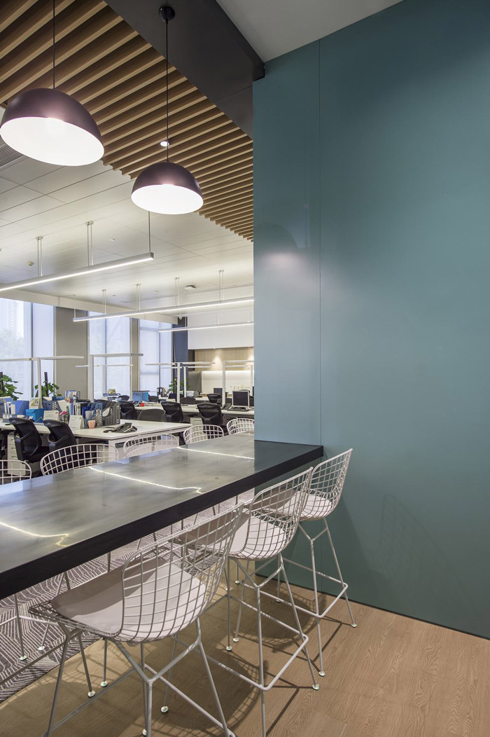 總部辦公樓辦公區(qū)裝修效果圖