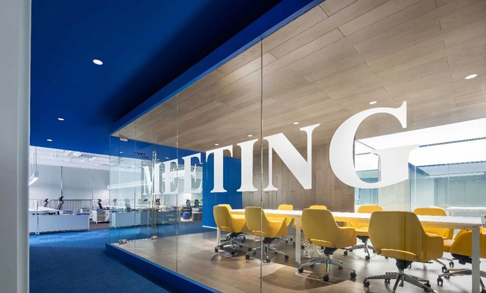 it公司辦公室會議室設(shè)計效果圖