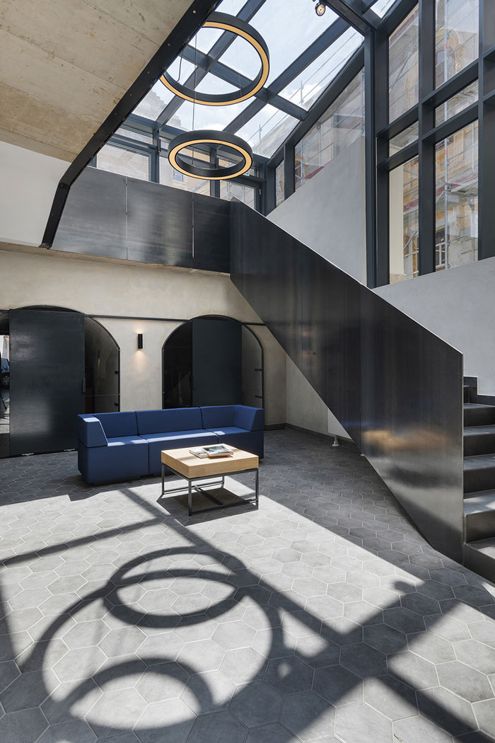 舊廠房辦公室接待區(qū)裝修設(shè)計效果圖