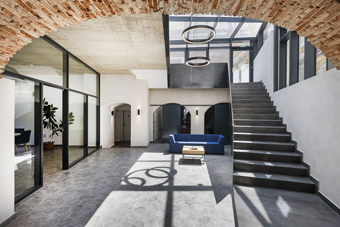舊廠房辦公室樓梯裝修設(shè)計效果圖