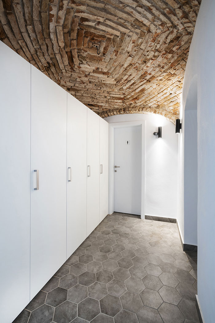 舊廠房辦公室衛(wèi)生間裝修設(shè)計效果圖