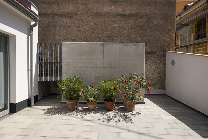 舊廠房辦公室陽臺裝修設(shè)計效果圖