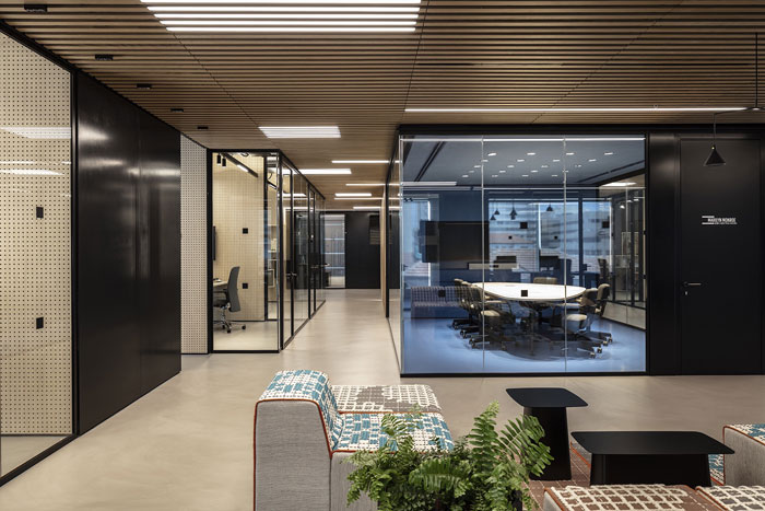 新總部辦公樓洽談區(qū)裝修設(shè)計(jì)效果圖