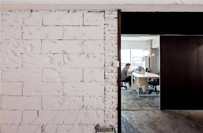 舊公寓改造辦公室辦公區(qū)裝修設計效果圖